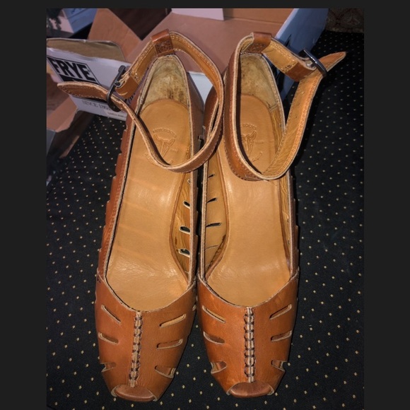 Wedge Sandal - Picture 2 of 8